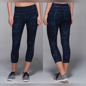 Lululemon Women's Blue Camouflage Leggings,Cspri Size 10, Euc